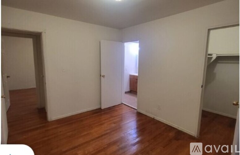 4 Columbia Drive 3 Beds Condo for Rent - Photo gallery 5