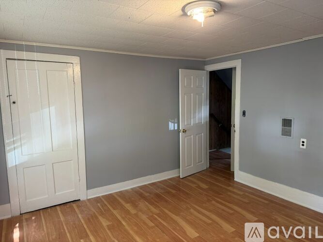 232 W 5th St 2 Beds Single Family Home for Rent - Photo gallery 5