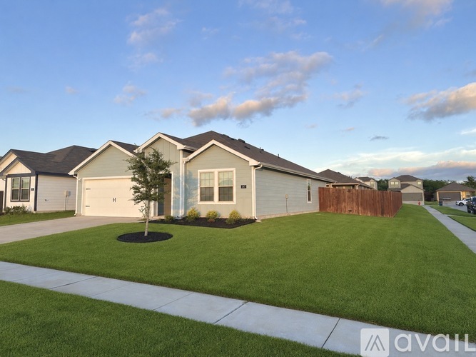 347 Boxwood Drive 4 Beds Single Family Home for Rent - Photo gallery 2