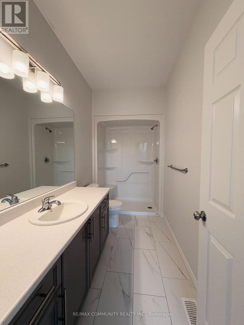 67 ATHABASKA DRIVE 2 Beds Apartment for Rent