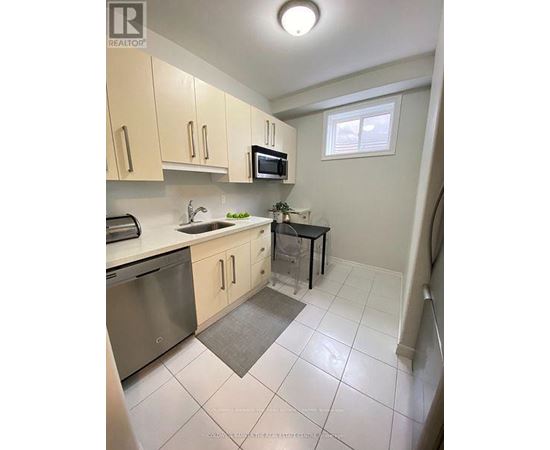 B - 13 GASKIN COURT N 1 Home, Multifamily, Duplex for Rent - Photo gallery 5