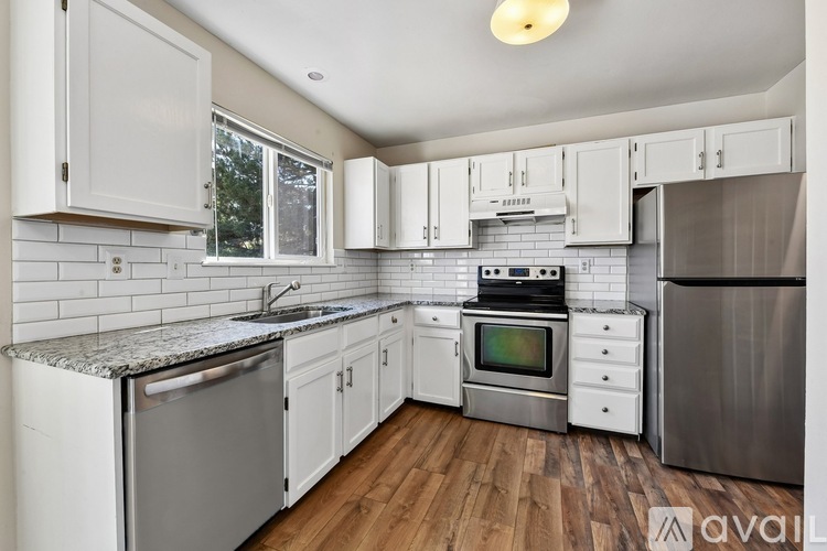 19724 East Loyola Circle 3 Beds Single Family Home for Rent - Photo gallery 3