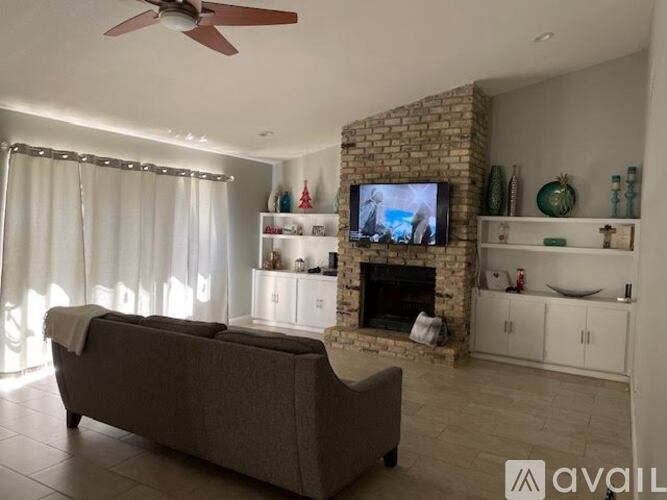 1427 Forest Hills Drive 2 Beds Single Family Home for Rent - Photo gallery 1
