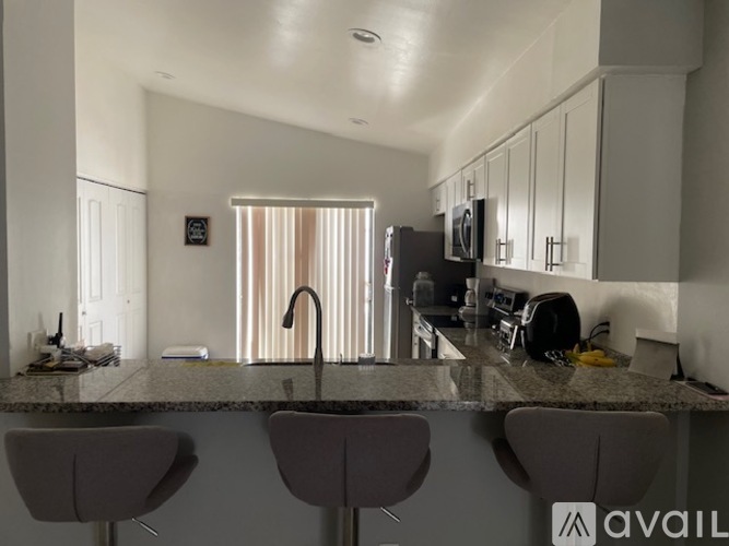 1427 Forest Hills Drive 2 Beds Single Family Home for Rent - Photo gallery 2