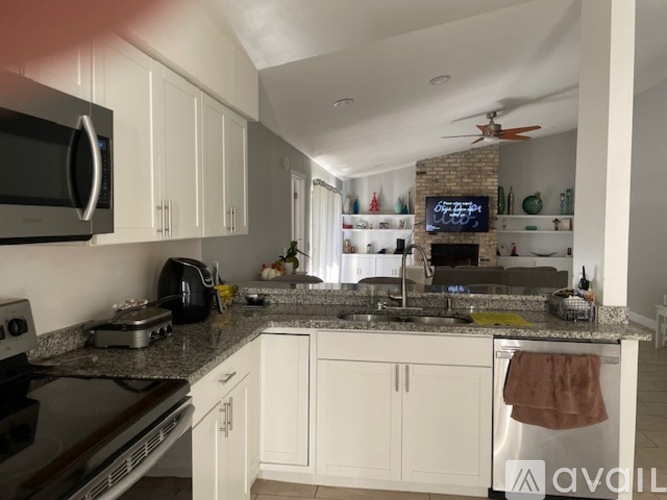 1427 Forest Hills Drive 2 Beds Single Family Home for Rent - Photo gallery 3