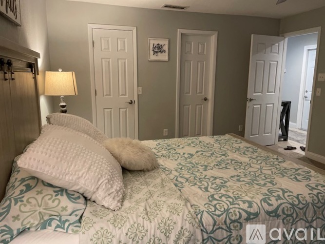 1427 Forest Hills Drive 2 Beds Single Family Home for Rent - Photo gallery 5