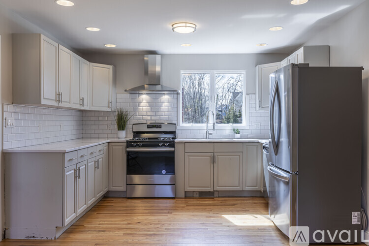 270 Cross St 4 Beds Single Family Home for Rent - Photo gallery 3