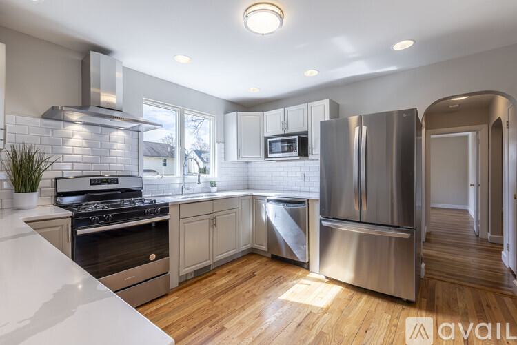 270 Cross St 4 Beds Single Family Home for Rent - Photo gallery 5