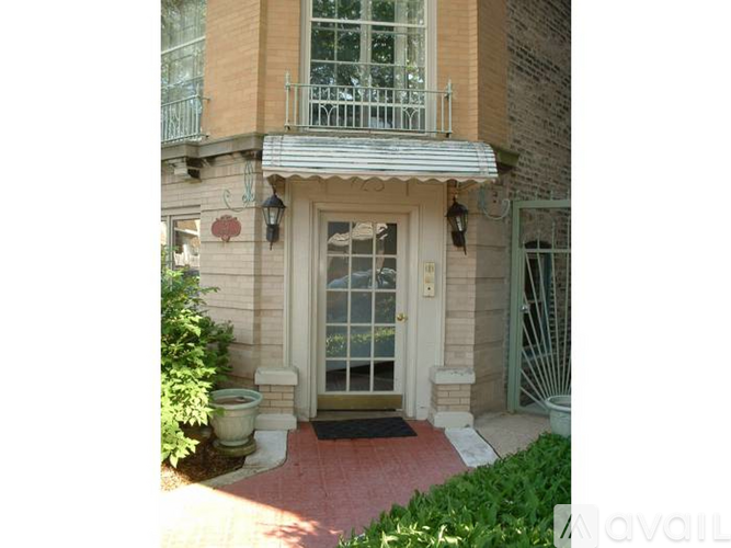 723 Dobson Street 3 Beds Apartment for Rent - Photo gallery 1