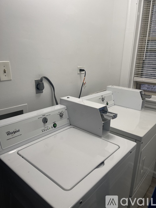 A Whirlpool washing machine is available for purchase.