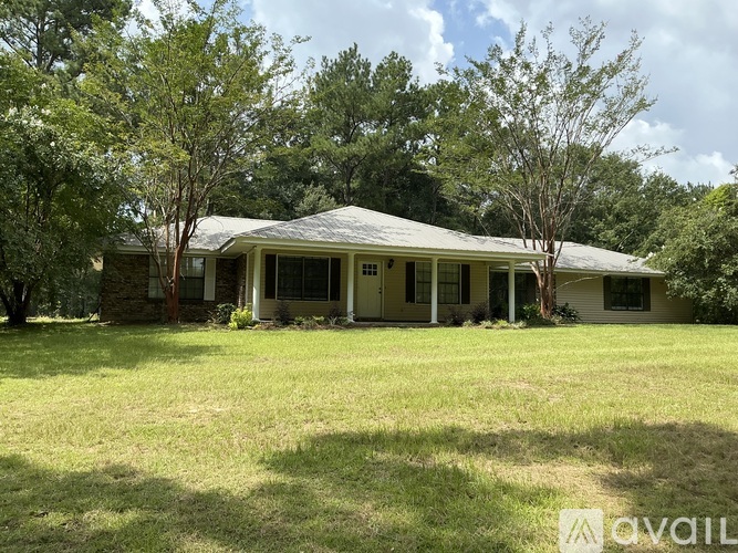 45 Elliott Road 4 Beds Single Family Home for Rent - Photo gallery 2