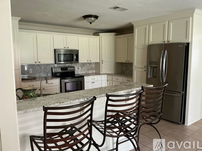 45 Elliott Road 4 Beds Single Family Home for Rent - Photo gallery 3