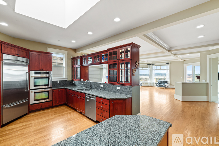 1518 South 5th Place 5 Beds Single Family Home for Rent - Photo gallery 2