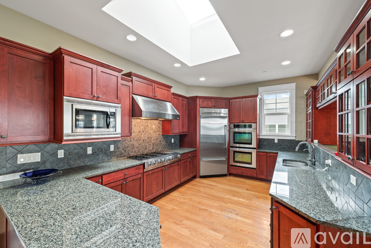 1518 South 5th Place 5 Beds Single Family Home for Rent - Photo gallery 3