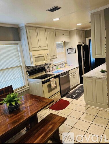 1005 Hill Street 3 Beds Apartment for Rent