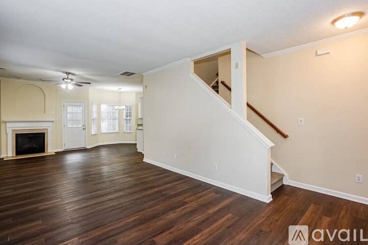 6839 Brachnell View Dr, 3 Beds Single Family Home for Rent - Photo gallery 3