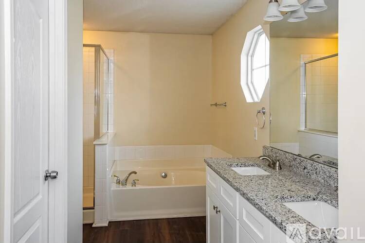 6839 Brachnell View Dr, 3 Beds Single Family Home for Rent - Photo gallery 5