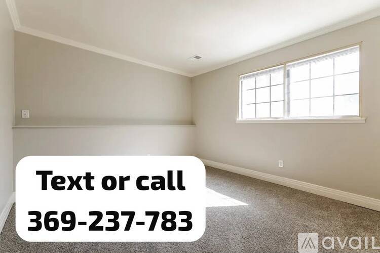 5231 West Cambridge Avenue 3 Beds Single Family Home for Rent - Photo gallery 3