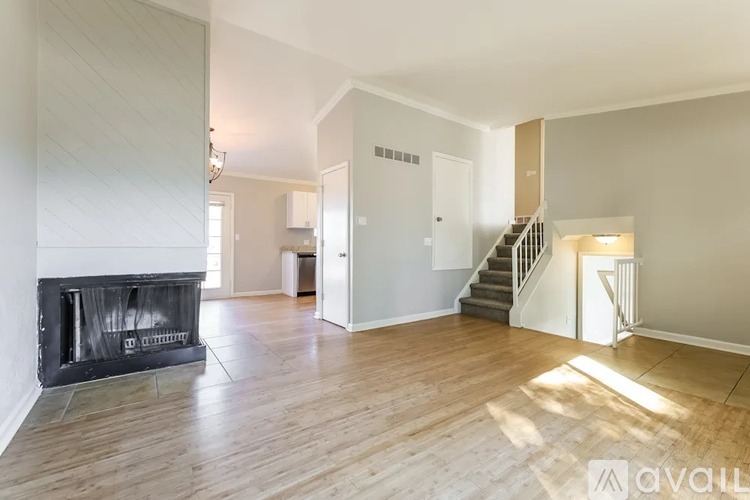 5231 West Cambridge Avenue 3 Beds Single Family Home for Rent - Photo gallery 4