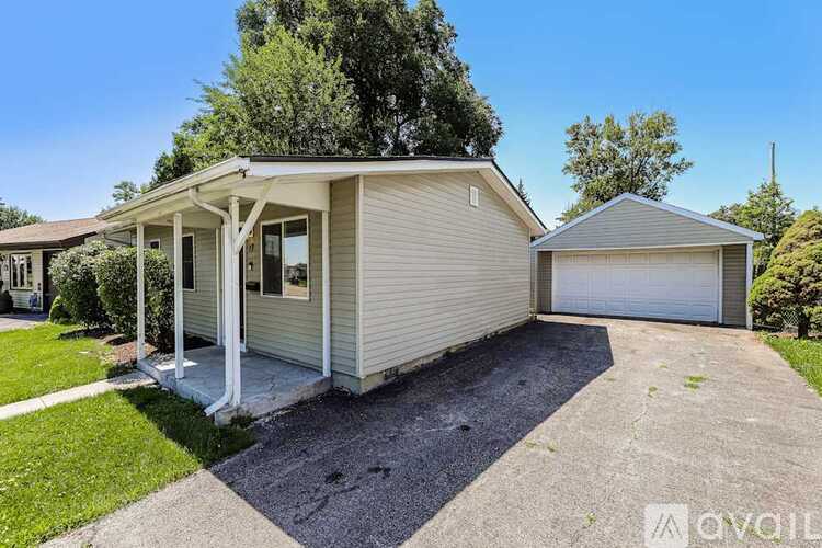 15 Concord Ave 3 Beds Single Family Home for Rent - Photo gallery 3