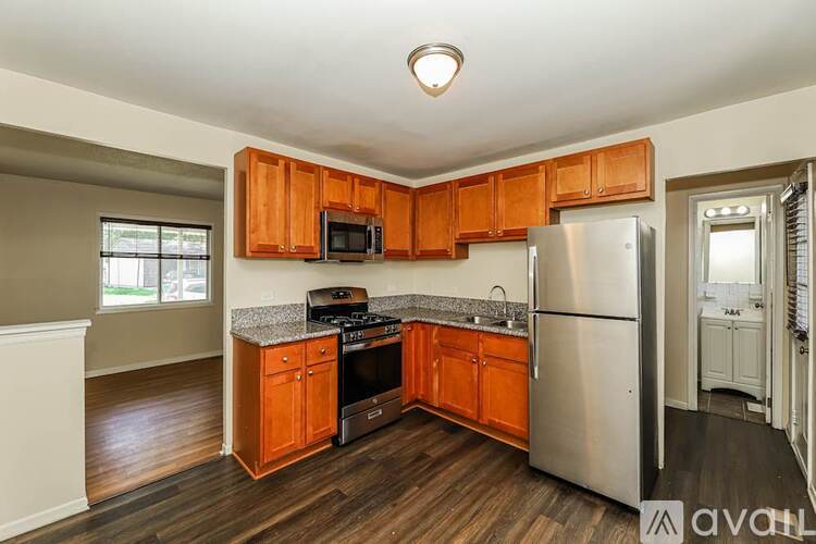 15 Concord Ave 3 Beds Single Family Home for Rent - Photo gallery 4