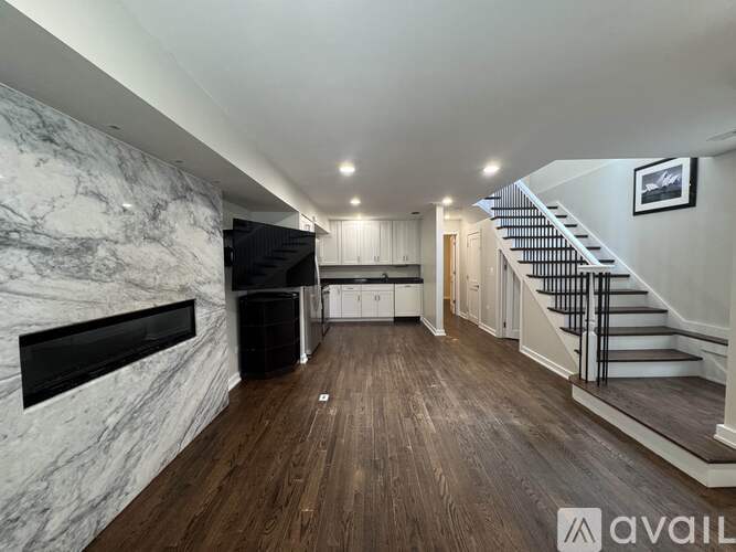 1911 W Cortland St- CH 3 Beds Single Family Home for Rent - Photo gallery 3