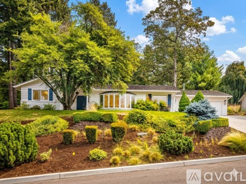 16933 Greentree Avenue 4 Beds Apartment for Rent