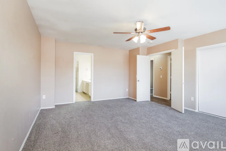13443 W Rose Ln 4 Beds Single Family Home for Rent - Photo gallery 5