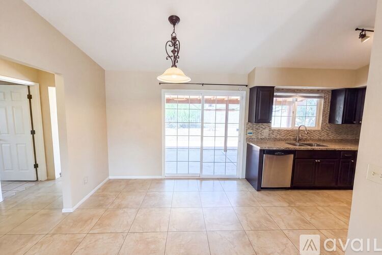 6082 N Curry Ave 3 Beds Single Family Home for Rent - Photo gallery 3