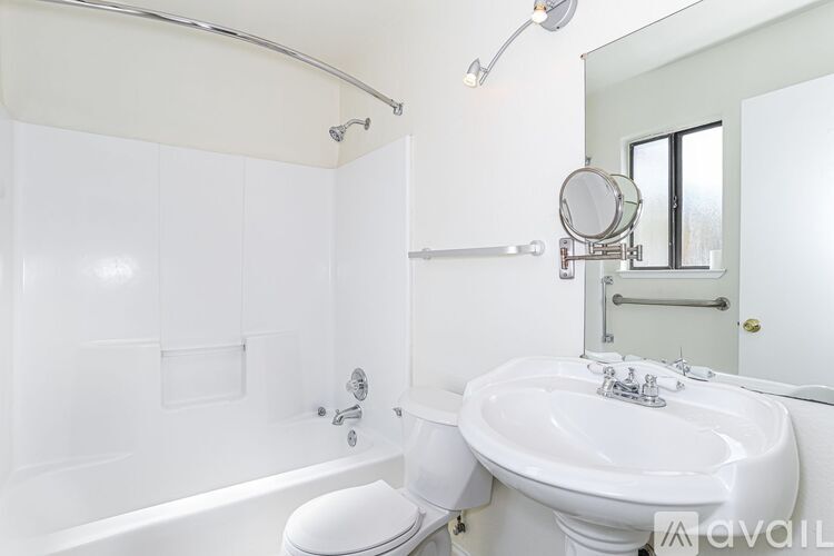 2664 North Hartland Court 4 Beds Single Family Home for Rent - Photo gallery 4