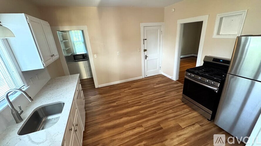 114 Fayerweather St 2 Beds Apartment for Rent - Photo gallery 3