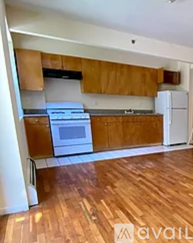 44 Hilton Ave 2 Beds Apartment for Rent