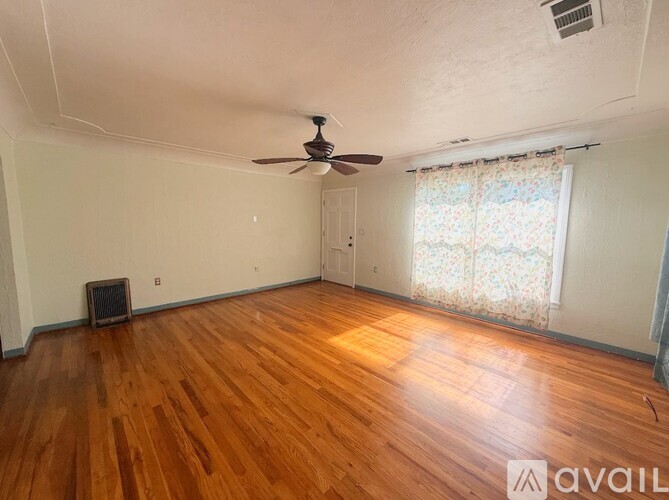 3021 Oleander Ave 2 Beds Single Family Home for Rent - Photo gallery 4