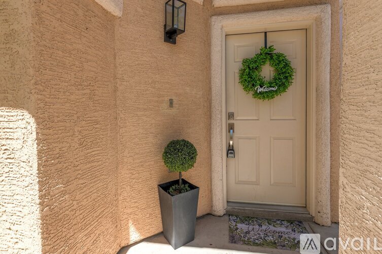 2025 Shining Feather Ln 4 Beds Single Family Home for Rent - Photo gallery 4