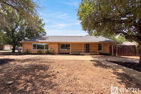 941 Western Trl 3 Beds Apartment for Rent