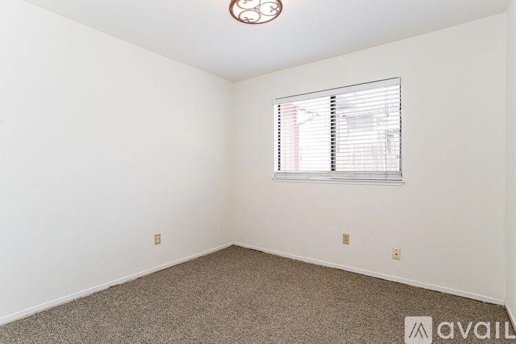 1811 Kenilworth Avenue 4 Beds Single Family Home for Rent - Photo gallery 2