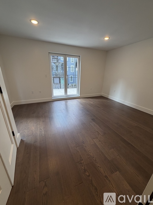 195 Bay St 1 Apartment for Rent - Photo gallery 3
