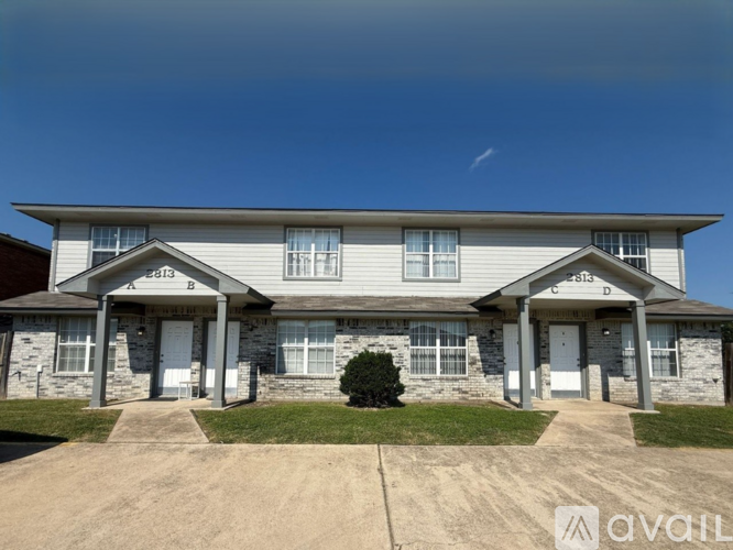 2813 Cantabrian Dr 2 Beds Apartment for Rent - Photo gallery 1