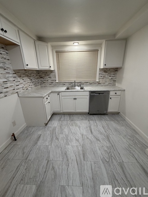 8608 Ward Ave 3 Beds Single Family Home for Rent - Photo gallery 3