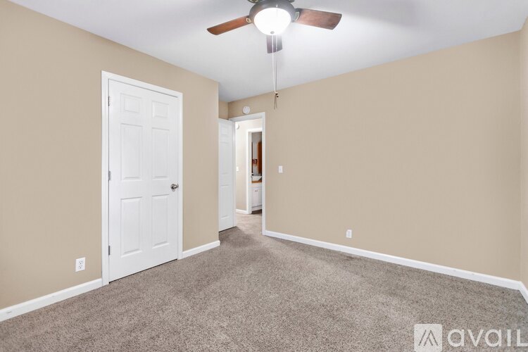 374 Treeland Drive 3 Beds Single Family Home for Rent - Photo gallery 2