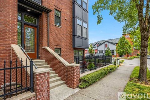 1186 Northeast Park Drive 4 Beds Apartment for Rent