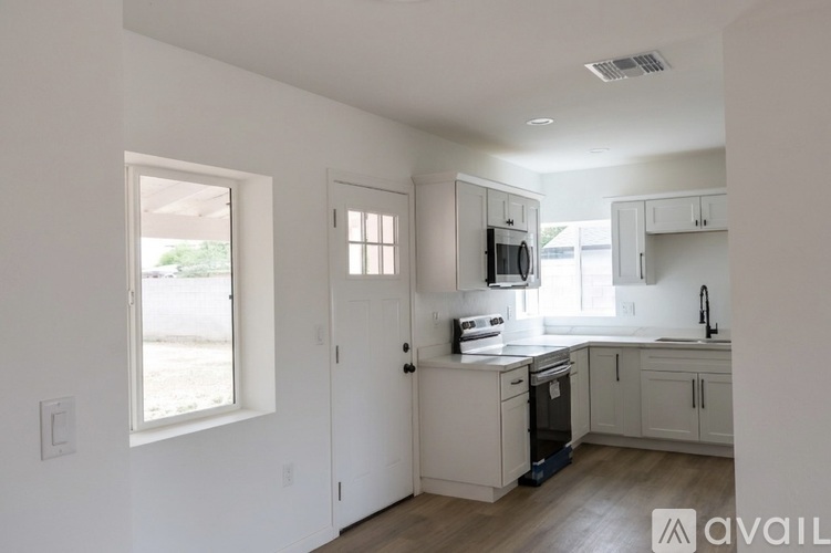 1728 East Linden Street 3 Beds Single Family Home for Rent - Photo gallery 4
