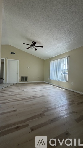 5571 Mariner Boulevard 3 Beds Single Family Home for Rent - Photo gallery 5
