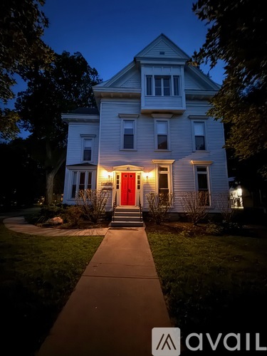 40 E Main St 2 Beds Apartment for Rent - Photo gallery 1