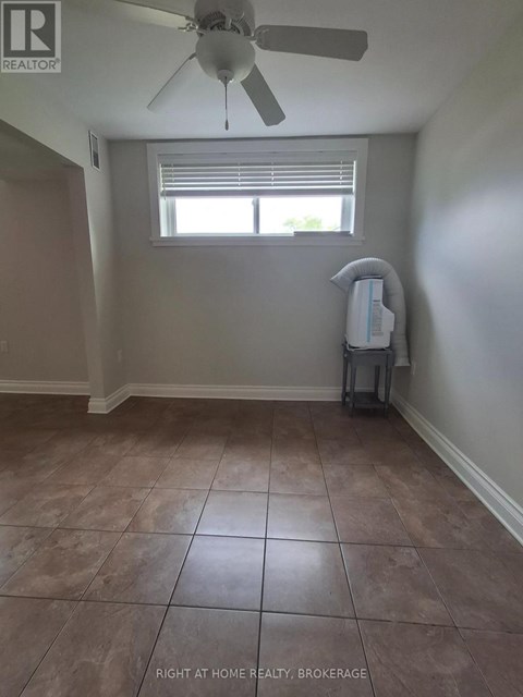 1 - 62 CHRISTIE STREET 3 Beds Apartment for Rent