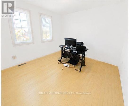 92 NELSON CIRCLE 4 Beds House for Rent - Photo gallery 3