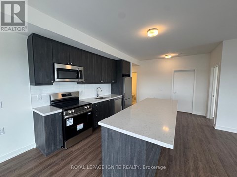 818 - 51 CLARINGTON BOULEVARD 3 Beds Apartment for Rent