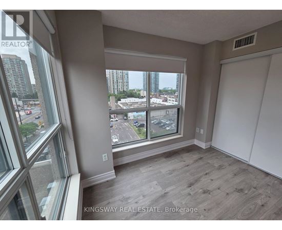812 - 7 LORRAINE AVENUE 3 Beds Apartment, Condo, Home for Rent - Photo gallery 5