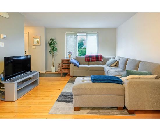 237 Rue de l'Atmosphère 3 Beds House for Rent - Photo gallery 4