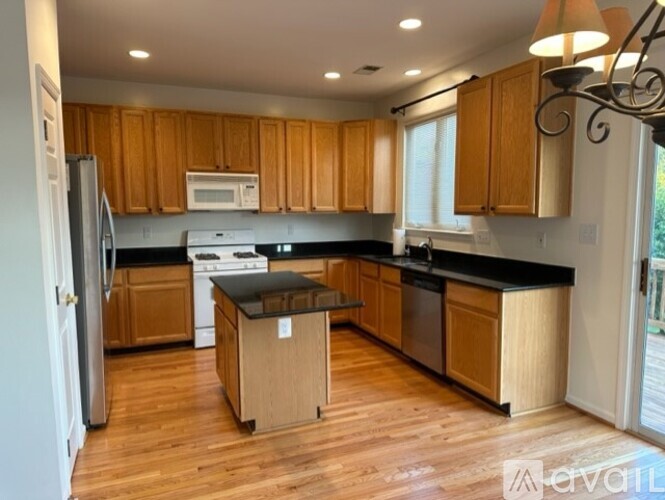 5250 Ballycastle Cir 3 Beds Townhouse for Rent - Photo gallery 3
